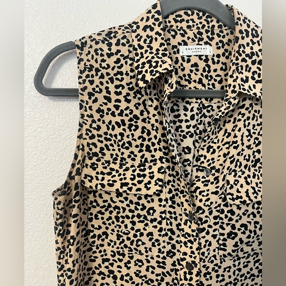 Equipment 100% Silk Cheetah Print Sleeveless Button Down Blouse Size Small - Picture 2 of 9